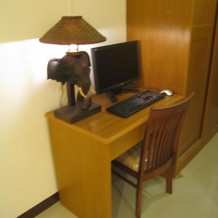 Rafael Hotel And Mansion Bangkok - Sha Extra Plus Certified Buitenkant foto